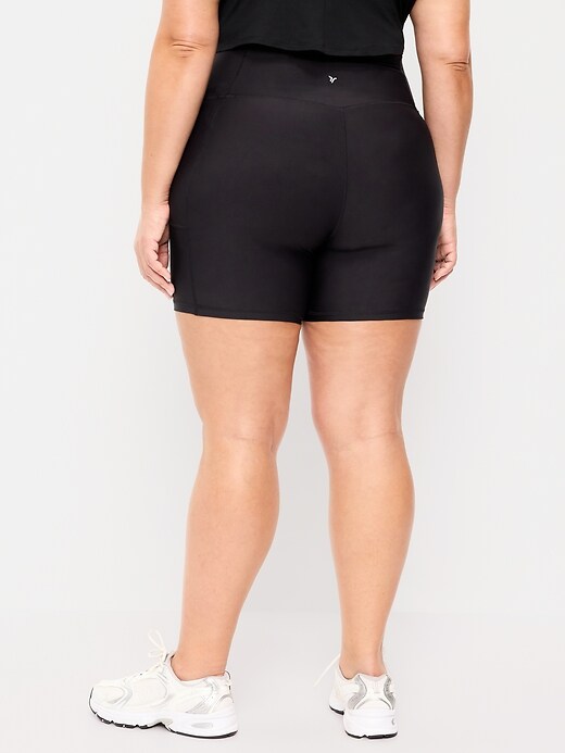 Image number 5 showing, Extra-High Waisted PowerSoft Boundless Pocket Biker Shorts-- 6-inch inseam - No Front Seam