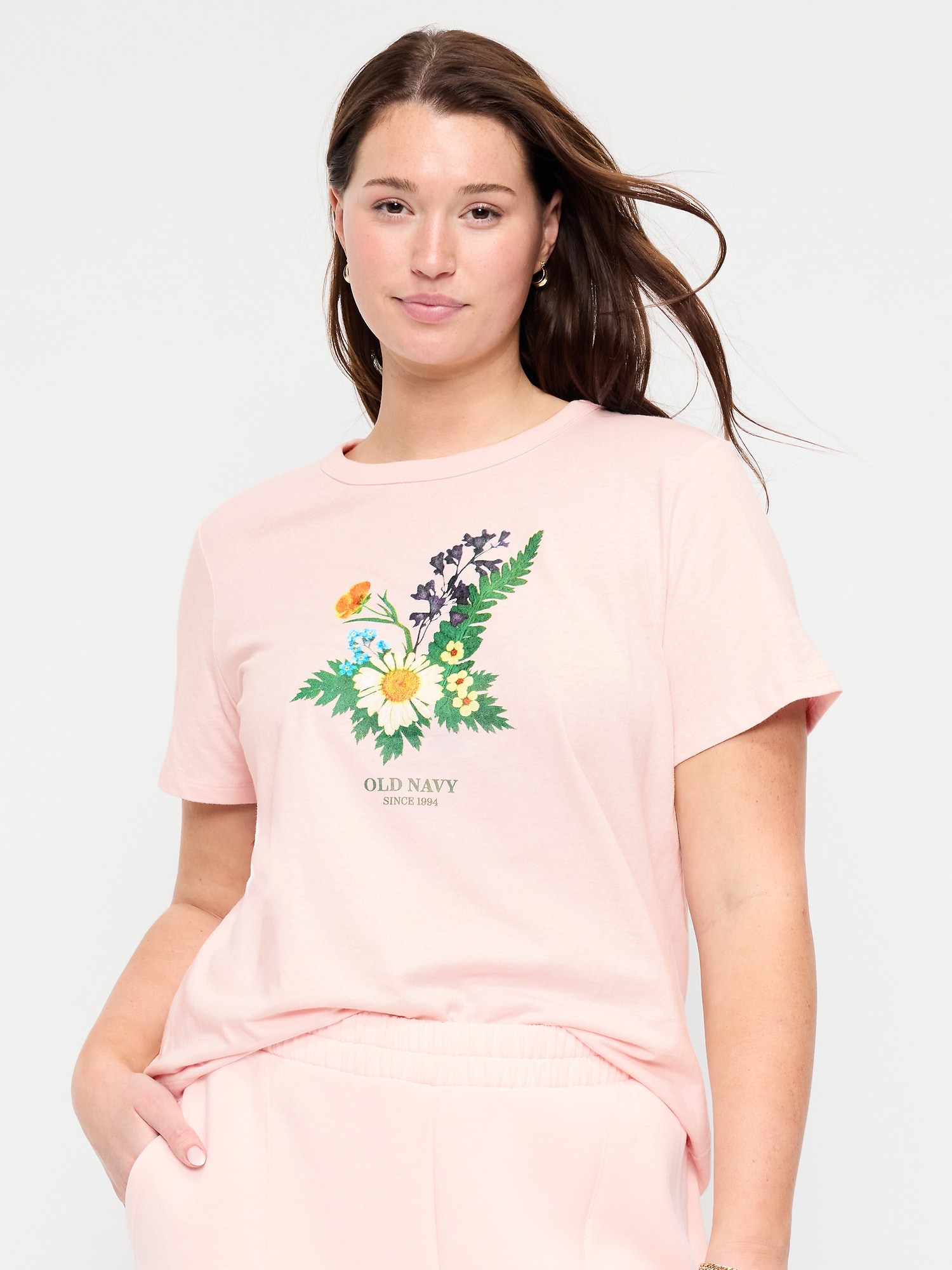 Image number 6 showing, EveryWear Crew-Neck Logo-Graphic T-Shirt