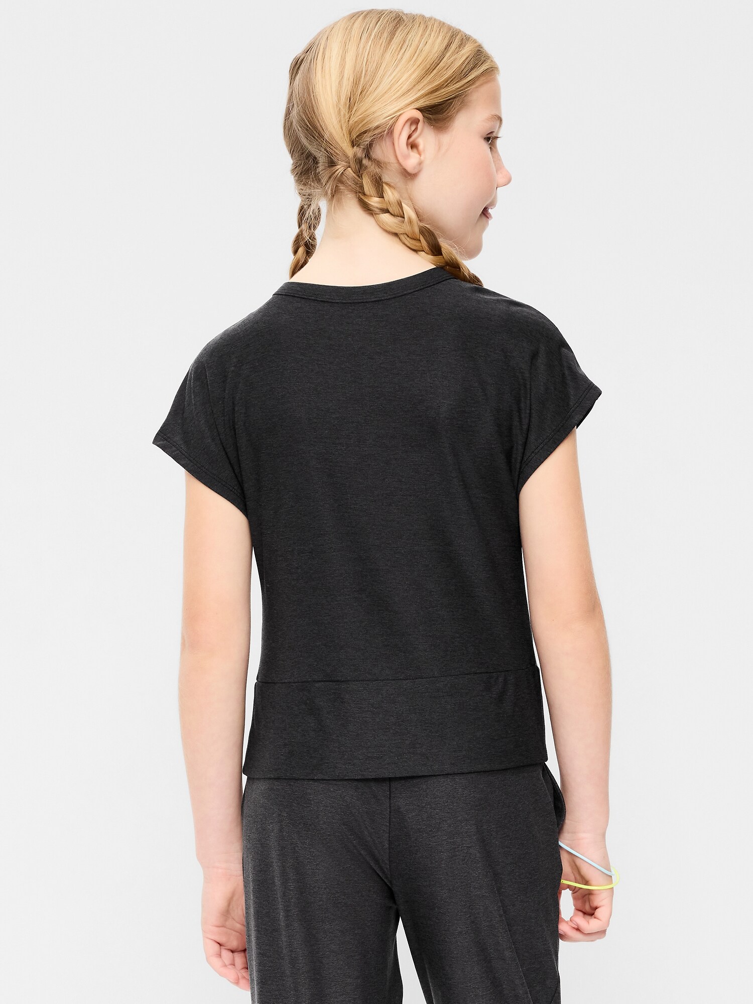 Футболка Old Navy CloudMotion Short-Sleeve Front-Knot T-Shirt для девочек, цвет: Чёрный — фото 2