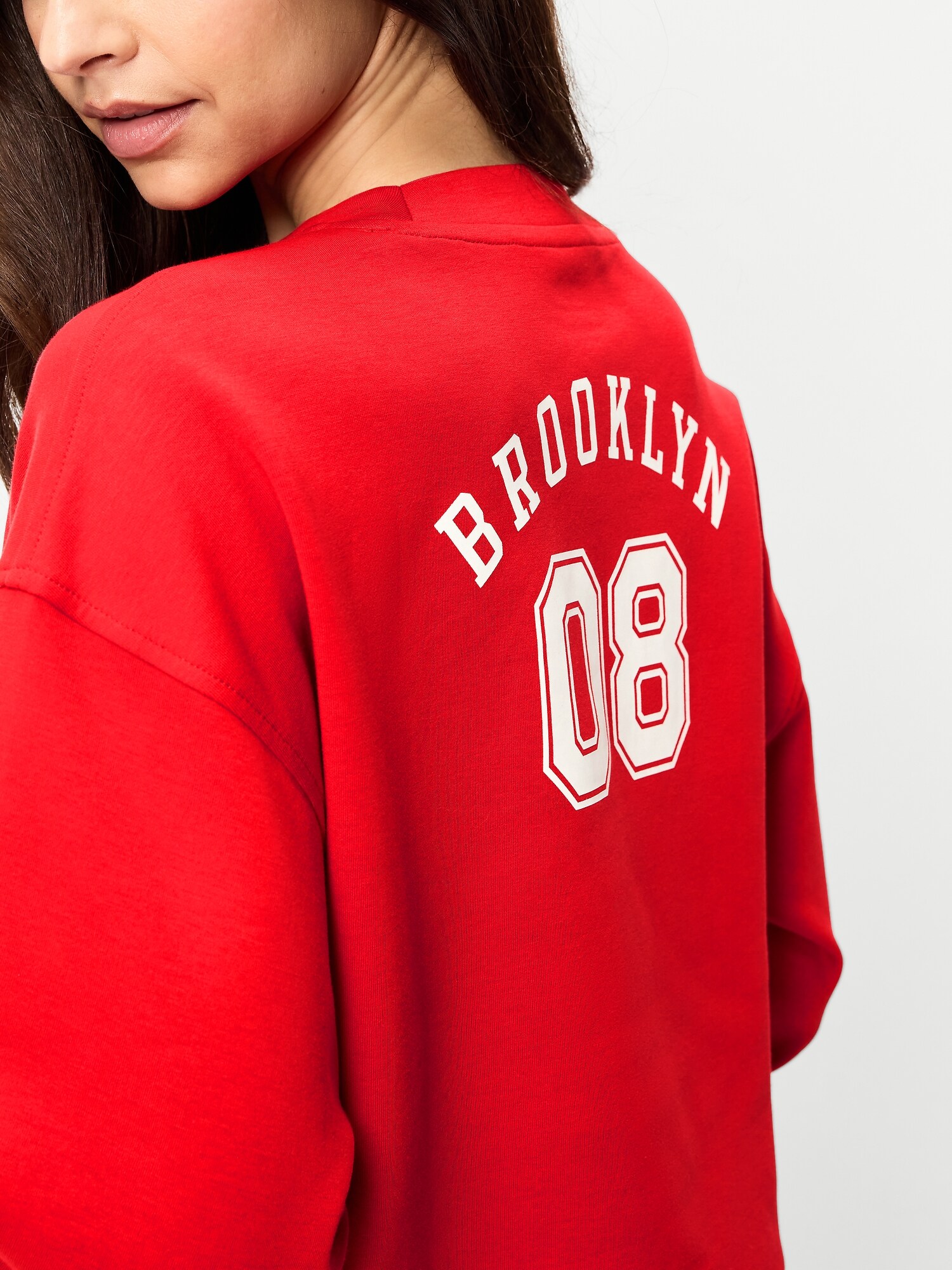 Женская толстовка Old Navy Dynamic Fleece Oversized Crop Sweatshirt, цвет: Amaryllis — фото 4