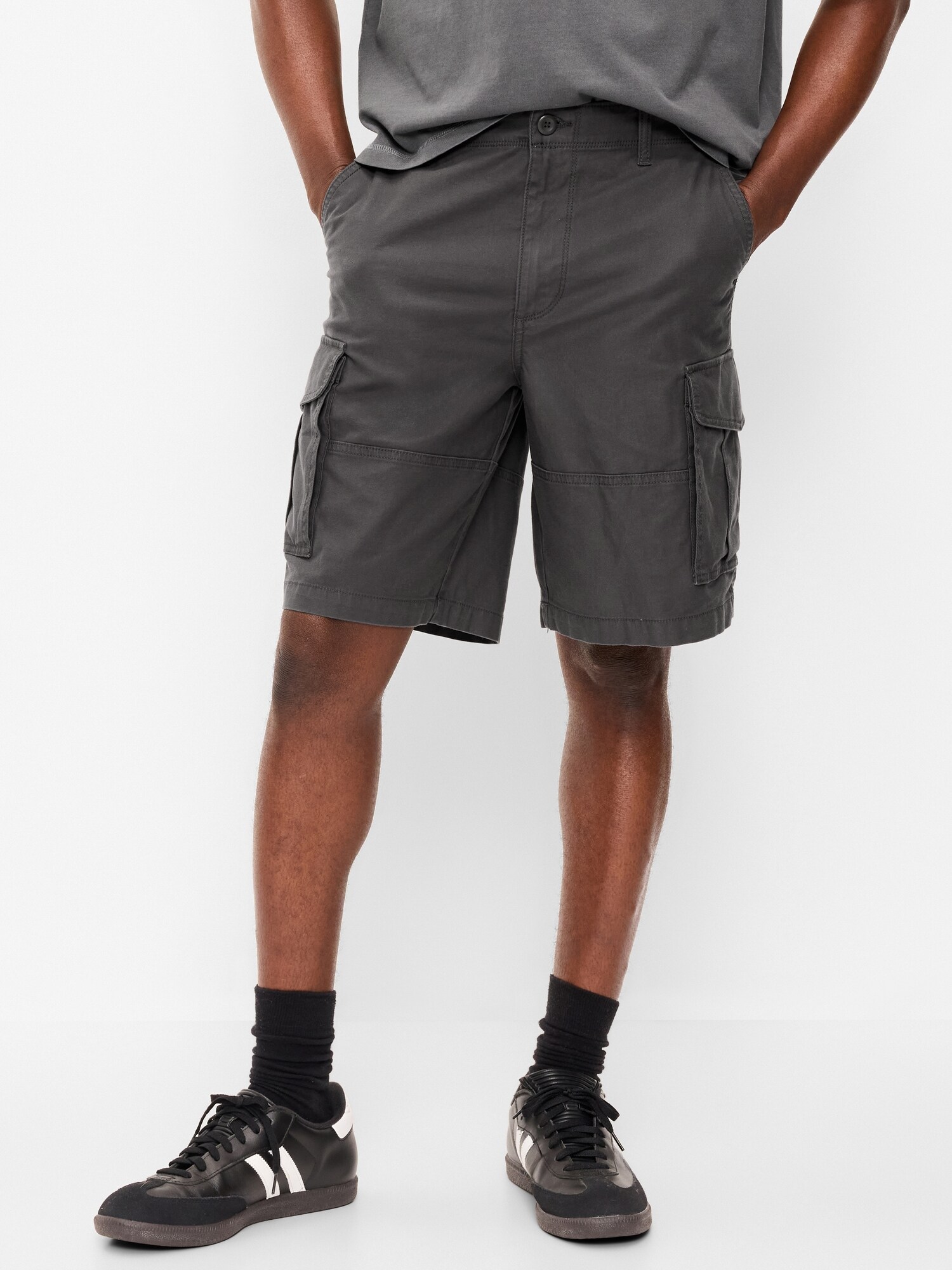 Мужские шорты Old Navy 90's Loose Lived-In Cargo Shorts -- 10-inch inseam, цвет: Тёмный серый — фото 2