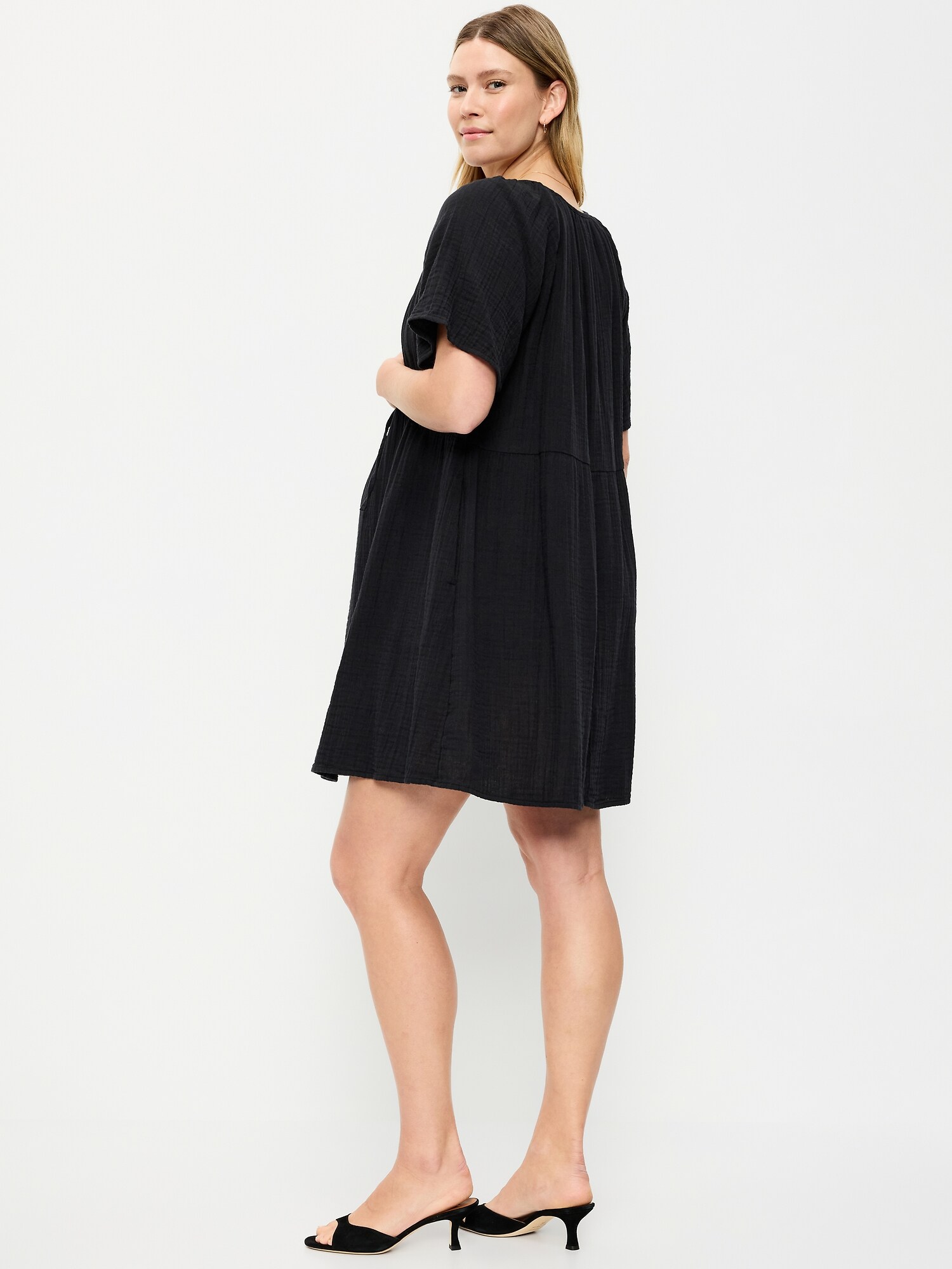Женское платье Old Navy Maternity Crinkle Gauze Flutter-Sleeve Mini Swing, цвет: Чёрный — фото 2