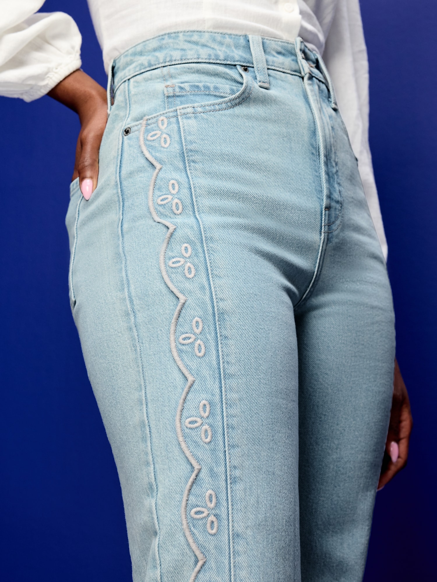 Curvy Extra High-Waisted Scalloped Wide-Leg Jeans