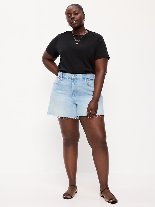 Image number 4 showing, Curvy High-Waisted Baggy Jean Cut-Off Shorts -- 5-inch inseam