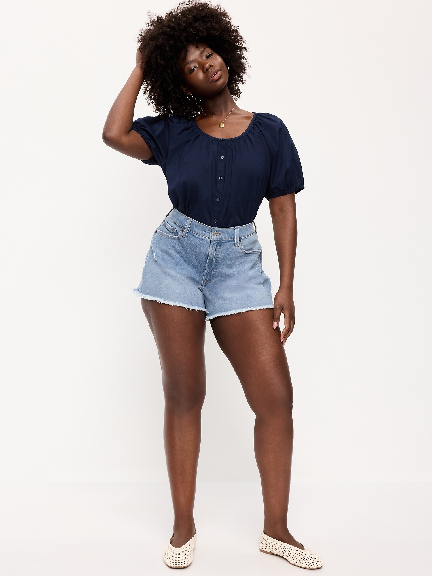 Женские шорты Old Navy Curvy High-Waisted OG Jean Cut-Off Shorts -- 4-inch inseam, цвет: Индиго — фото 6