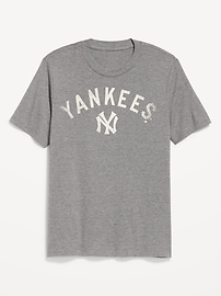 Image number 1 showing, New York Yankees T-Shirt for Men