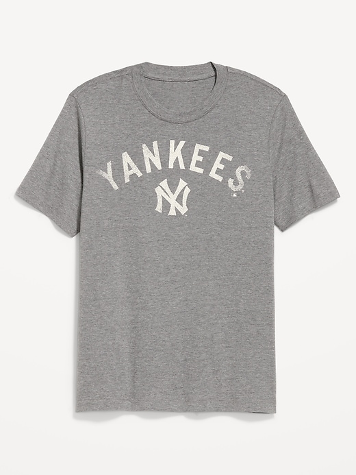 Image number 2 showing, New York Yankees T-Shirt for Men