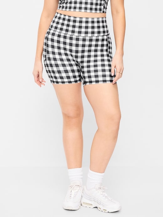 Image number 4 showing, Extra-High Waisted PowerSoft Boundless Pocket Biker Shorts-- 6-inch inseam - No Front Seam