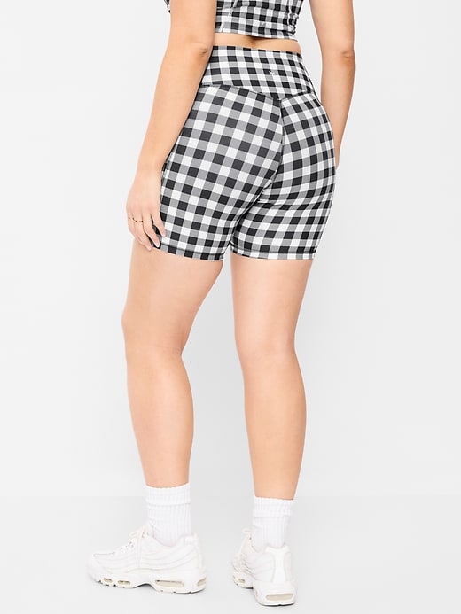 Image number 5 showing, Extra-High Waisted PowerSoft Boundless Pocket Biker Shorts-- 6-inch inseam - No Front Seam