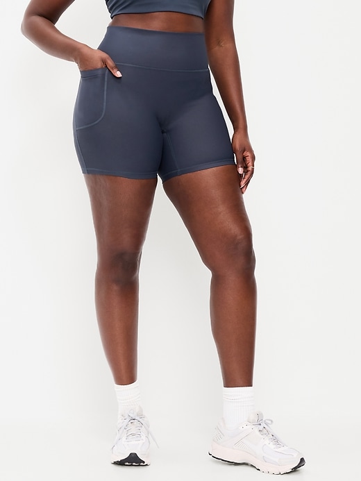 Image number 4 showing, Extra-High Waisted PowerSoft Boundless Pocket Biker Shorts-- 6-inch inseam - No Front Seam