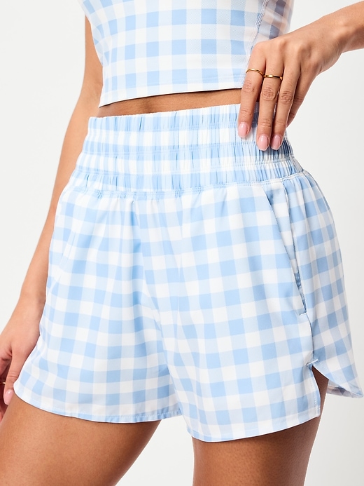Image number 3 showing, Extra High-Waisted Crinkle Run Shorts -- 3-inch inseam