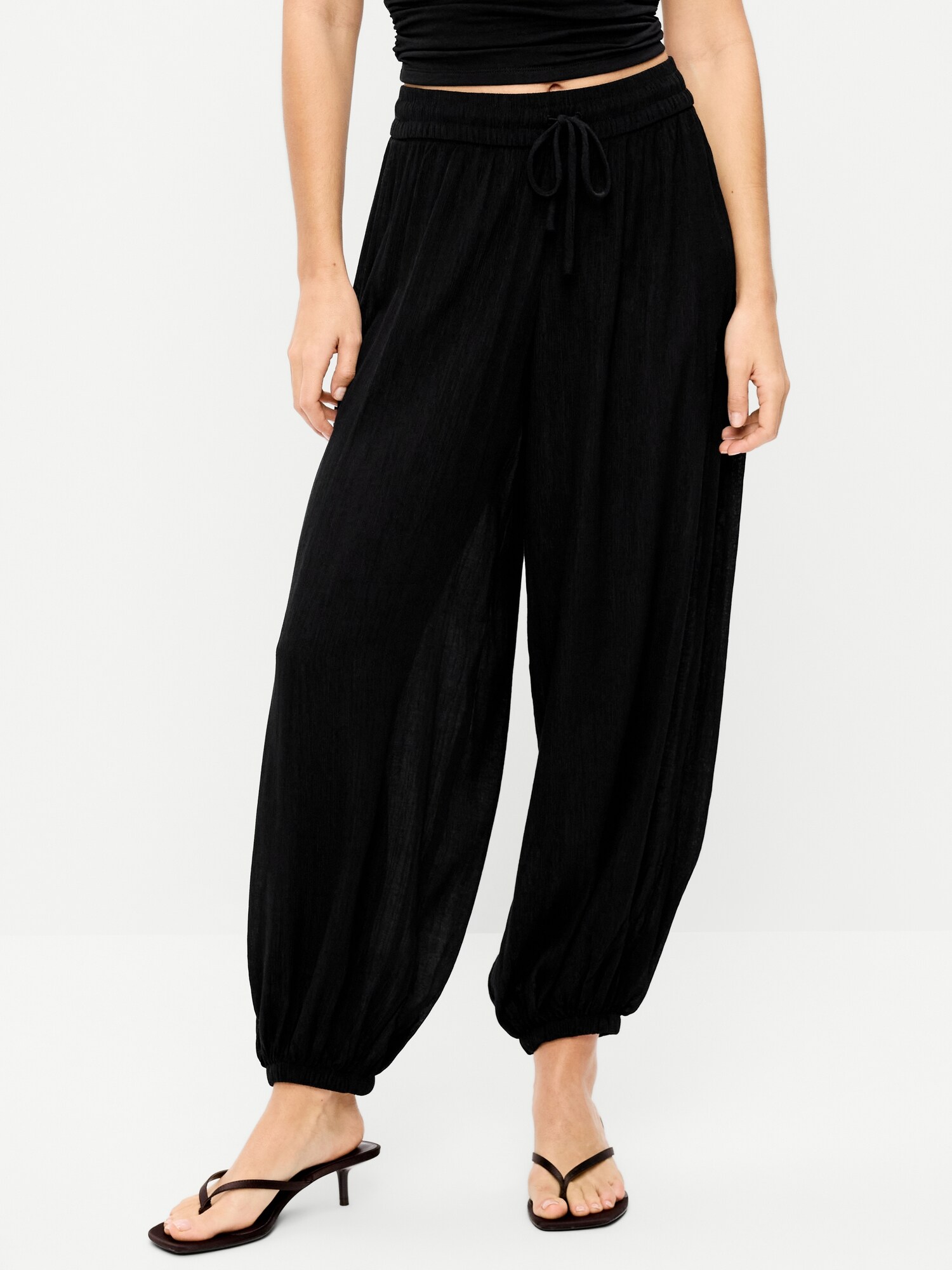 Женские брюки Old Navy High-Waisted Sheer Crinkle Crepe Harem, цвет: Чёрный — фото 2