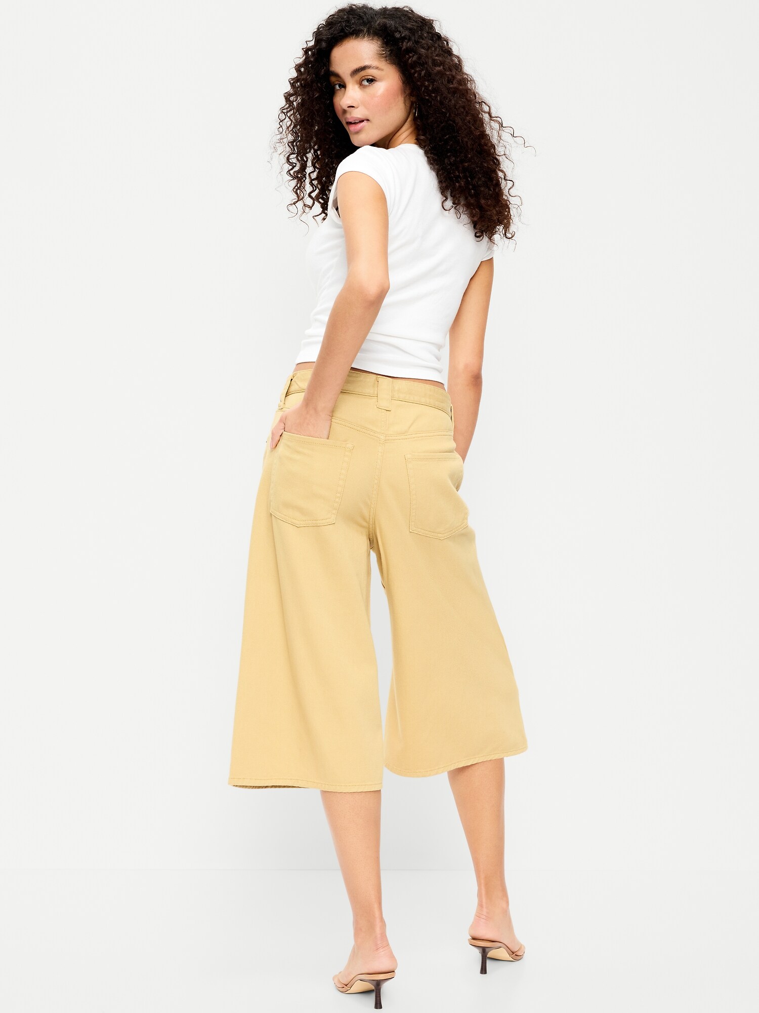 Женские брюки Old Navy Mid-Rise Baggy Drawstring Wide-Leg Culotte, цвет: Золотой пальмовый — фото 3