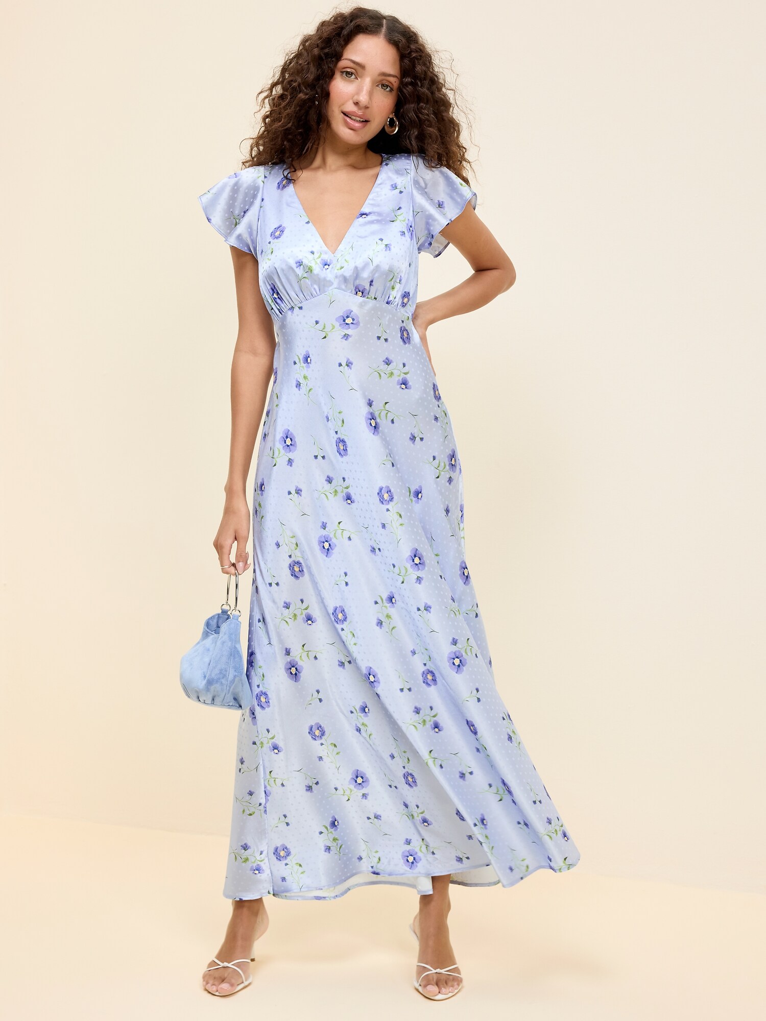 Женские платья The Occasion by Old Navy Satin Flutter-Sleeve Maxi, цвет: Синий с принтом — фото 3