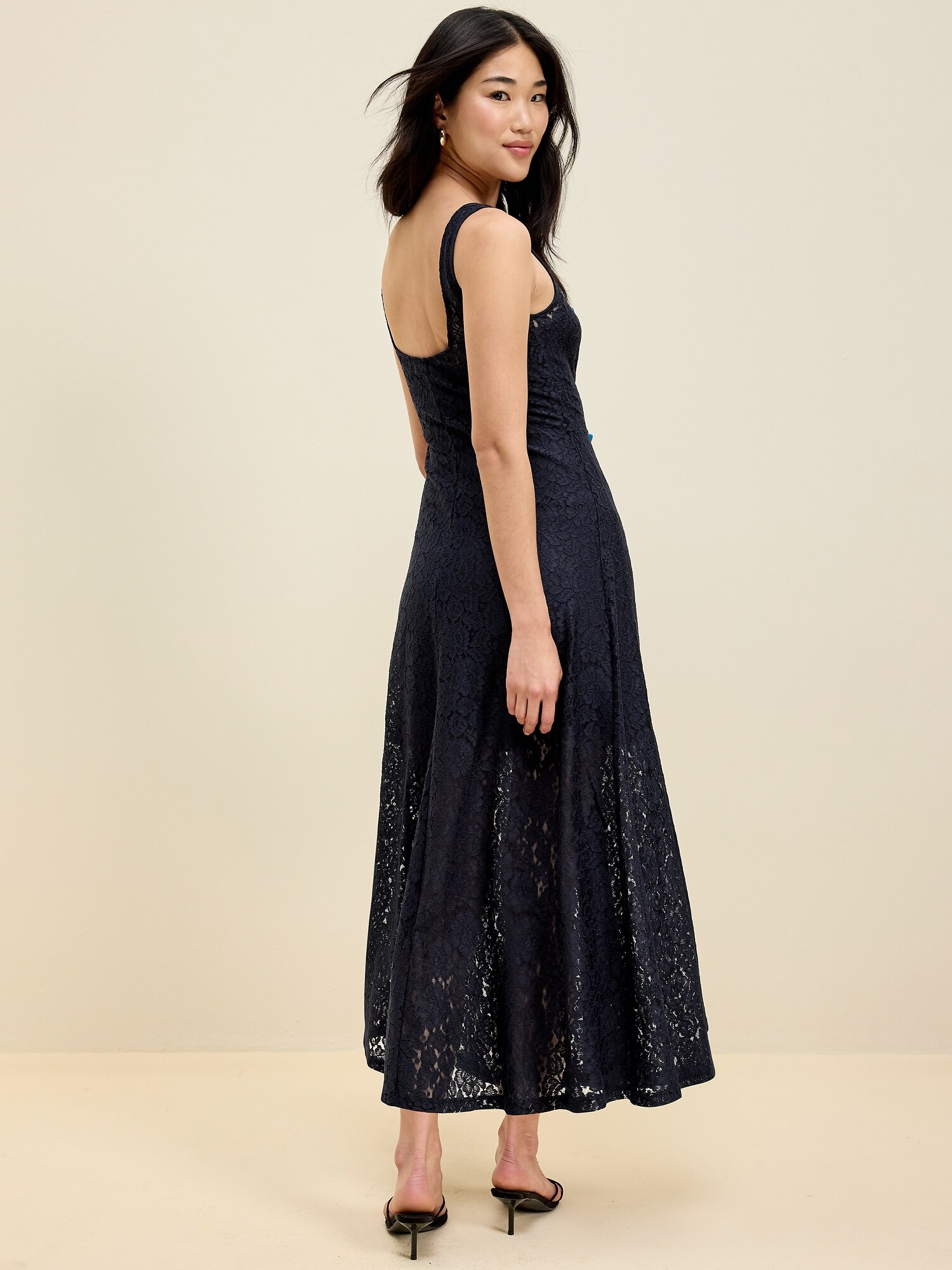 Женские платья The Occasion by Old Navy Fit & Flare Drop-Waist Lace Maxi, цвет: Тёмно-синий — фото 2