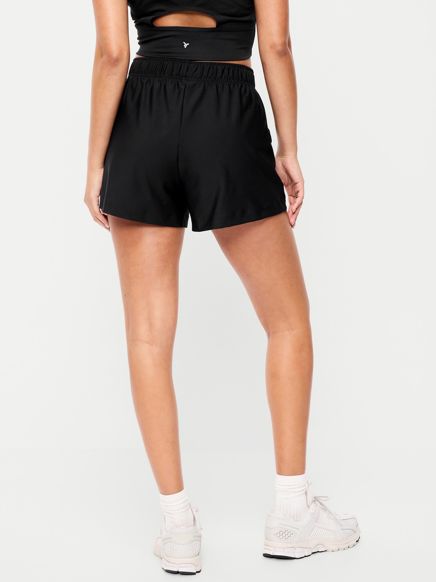 Женские шорты Old Navy High-Waisted PowerSoft Shorts -- 3.5-inch inseam, цвет: Чёрный — фото 2
