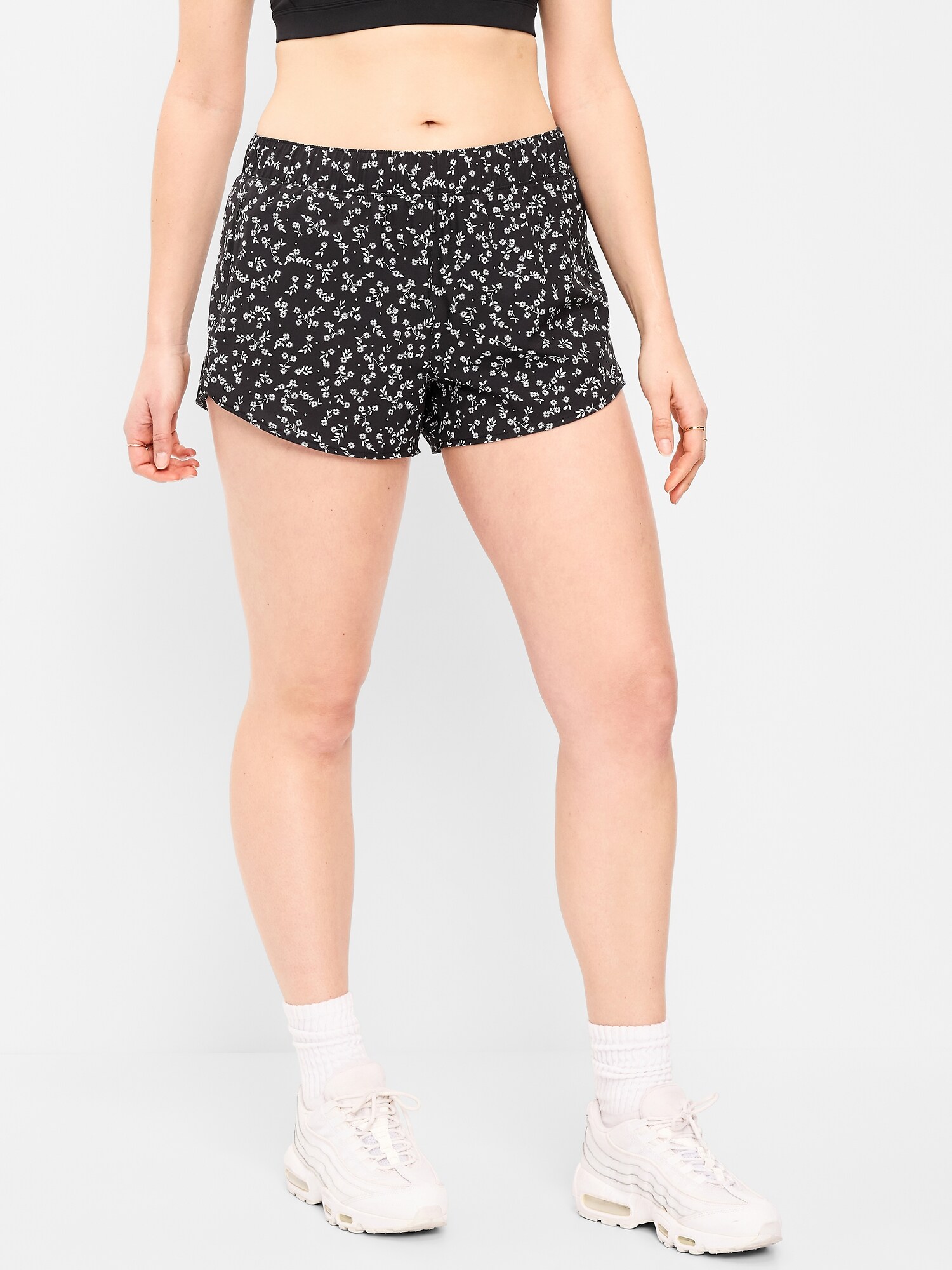 Женские шорты Old Navy Mid-Rise StretchTech Run Shorts -- 3-inch inseam, цвет: Чёрный с принтом — фото 4