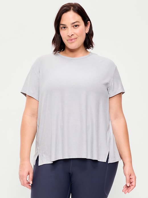 Image number 2 showing, CloudMotion Short-Sleeve Tunic