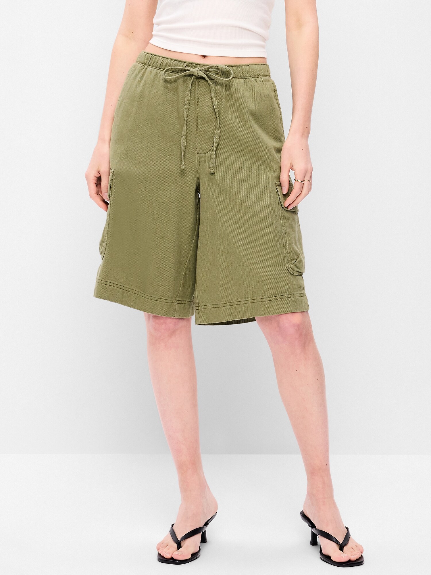 Женские шорты Old Navy Mid-Rise Bermuda Cargo, цвет: Dried Grasses — фото 2