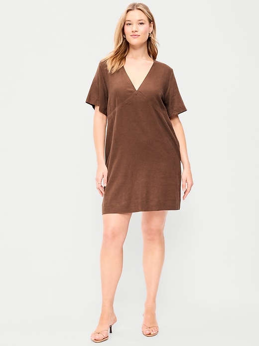 Image number 6 showing, Short-Sleeve V-Neck Mini Shift Dress