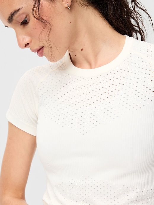 Image number 4 showing, Seamless Textured Cropped T-Shirt