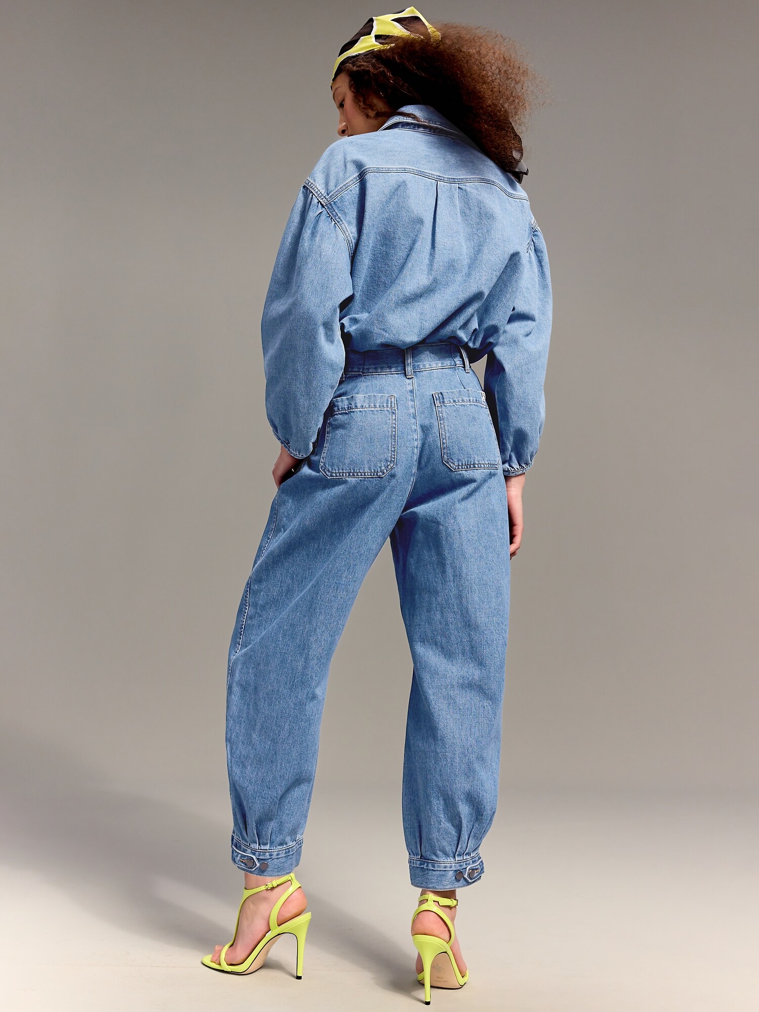 Женские брюки Old Navy x Christopher John Rogers High-Waisted Barrel, цвет: Средняя варка — фото 3
