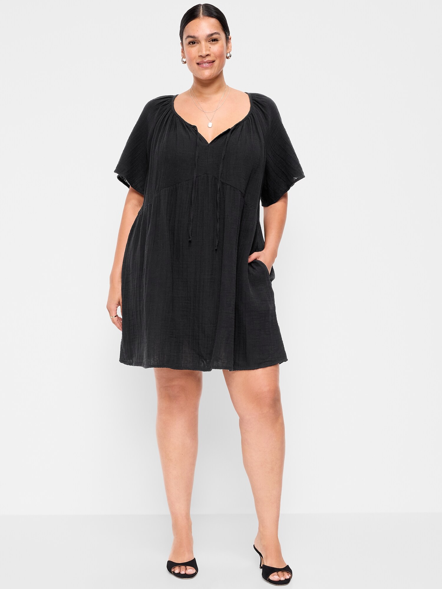 Женское платье Old Navy Maternity Crinkle Gauze Flutter-Sleeve Mini Swing, цвет: Чёрный — фото 5
