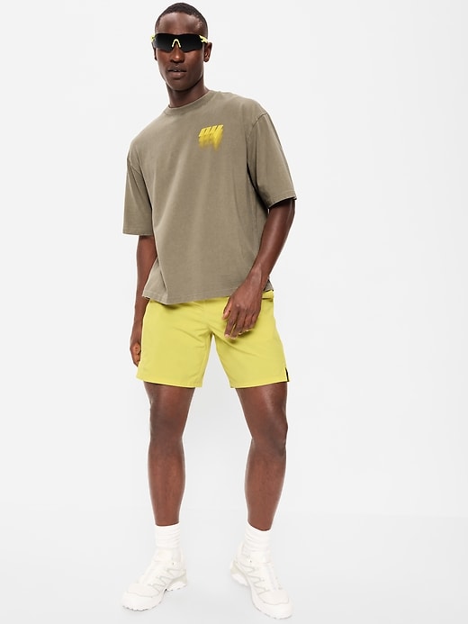 Image number 3 showing, Heavyweight Graphic Cropped T-Shirt