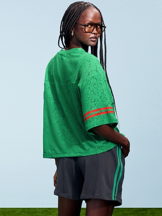 Image number 2 showing, FIFA World Cup 26™ Mexico Boxy Lace V-Neck T-Shirt for Women