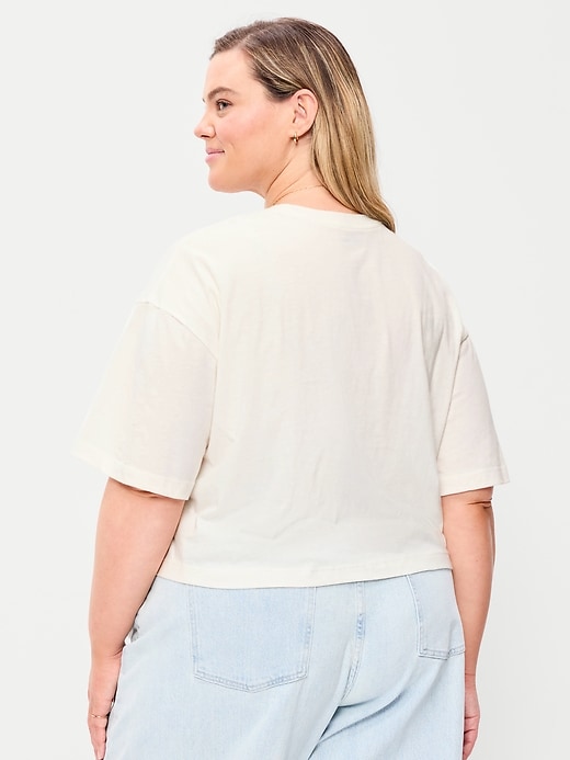 Image number 9 showing, Crew-Neck Oversized Crop Graphic T-Shirt
