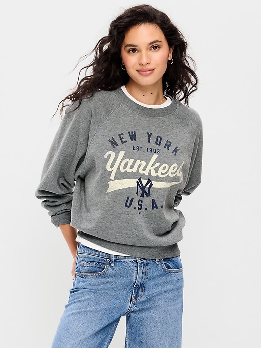 Image number 1 showing, New York Yankees Raglan Sweatshirt for Women