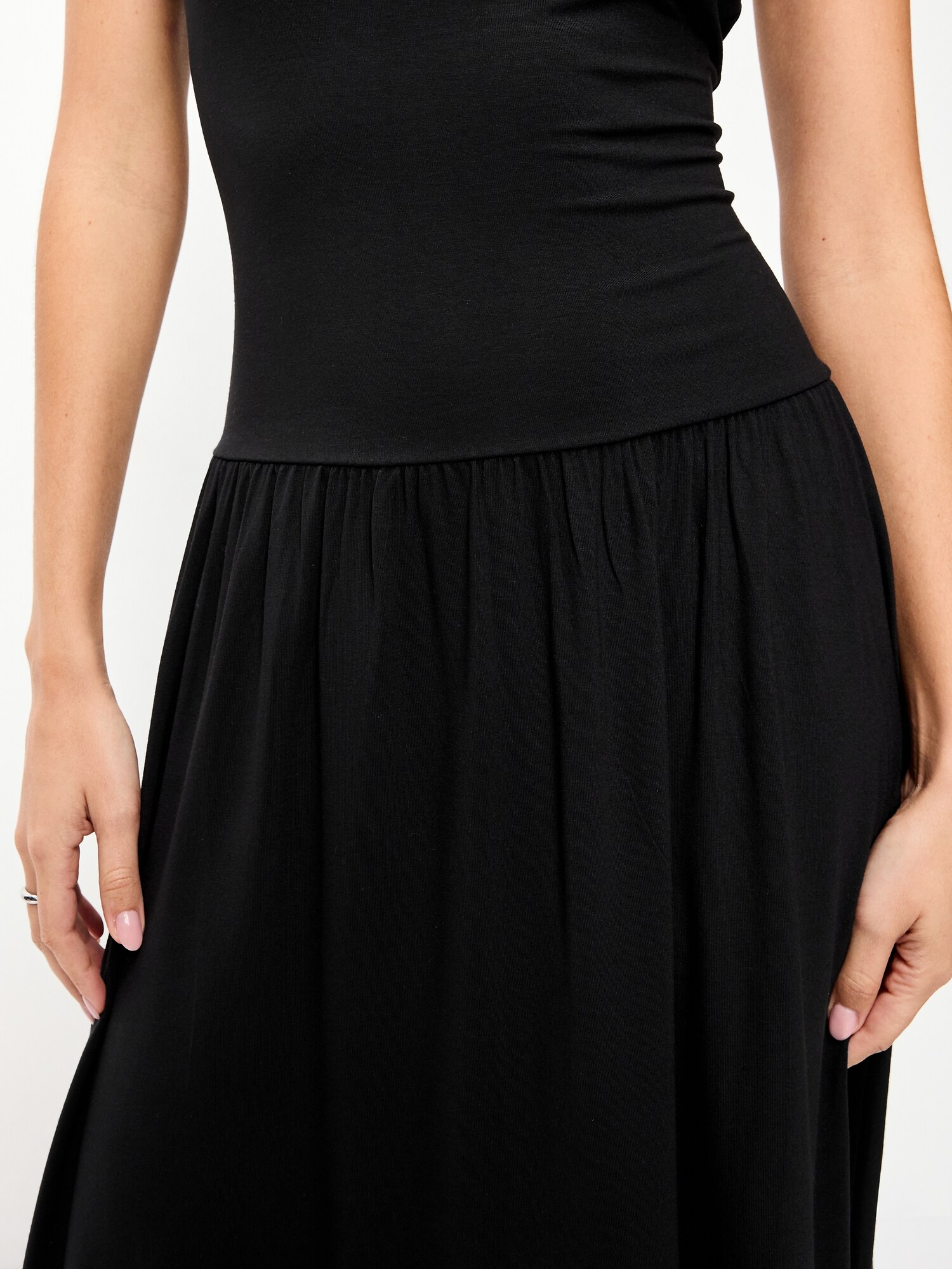 Женское платье Old Navy Jersey Knit Drop-Waist Midi, цвет: Чёрный — фото 5