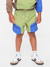 Image number 2 showing, Tech Zip-Pocket Shorts for Toddler Boys