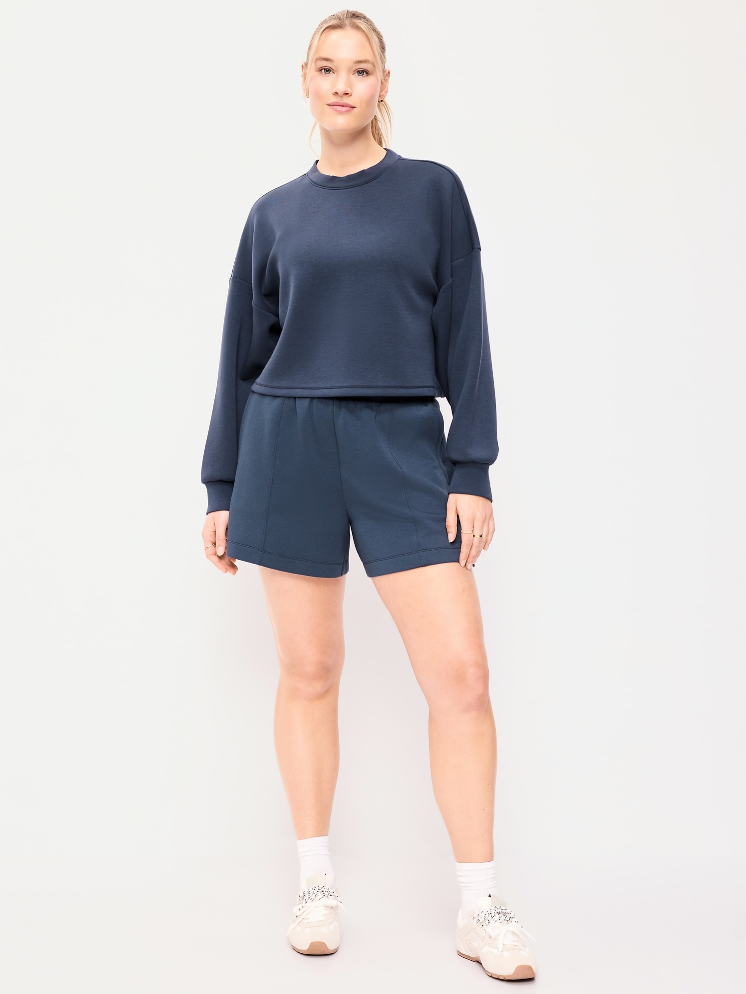 High-Waisted Bounce Fleece Shorts - 5-inch inseam