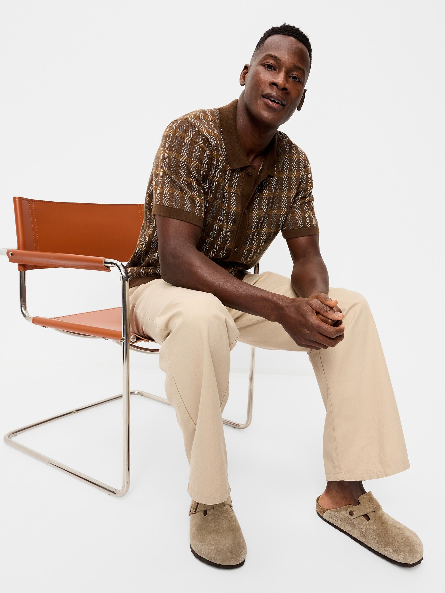 Мужской свитер Old Navy Short-Sleeve Sweater Shirt, цвет: Тёмный орех — фото 3