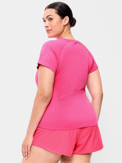 Image number 8 showing, Fluid Seamless Fitted T-Shirt