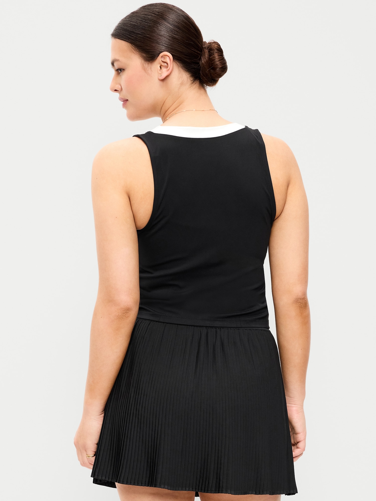 StudioSmooth Cropped Tennis Tank Top