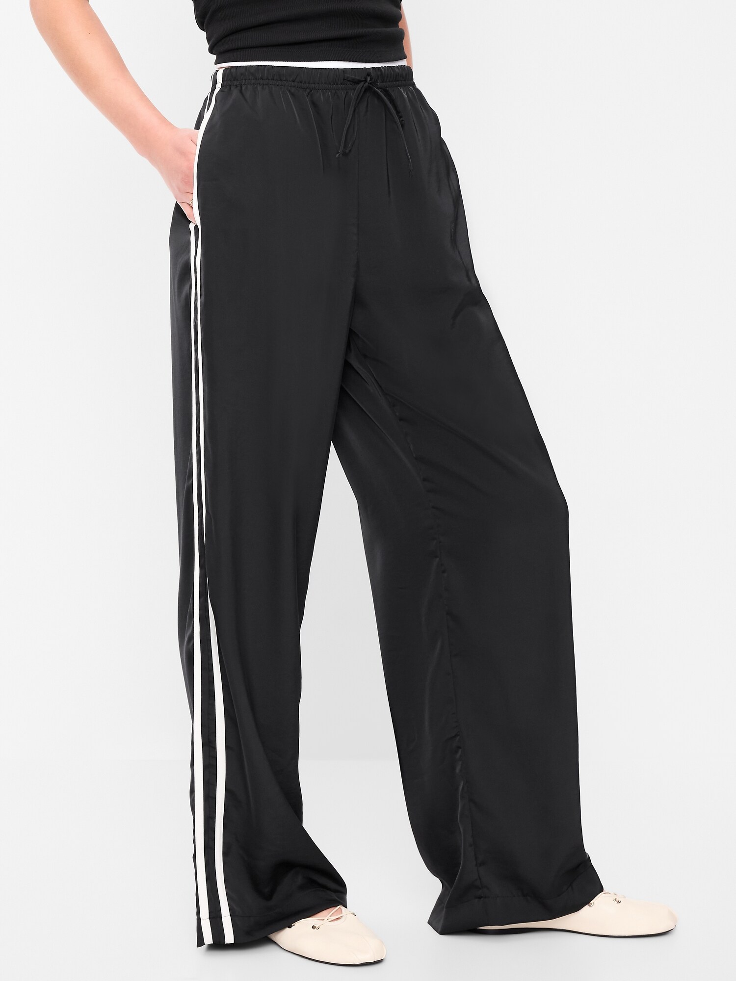 Женские брюки Old Navy High-Waisted Satin Track Pants, цвет: Чёрный — фото 2