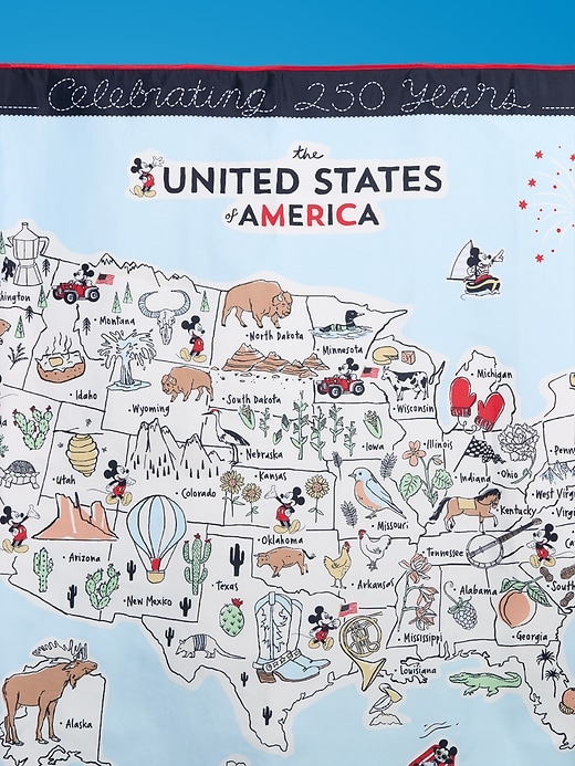 Image number 2 showing, Old Navy x Disney Picnic Blanket for the Family