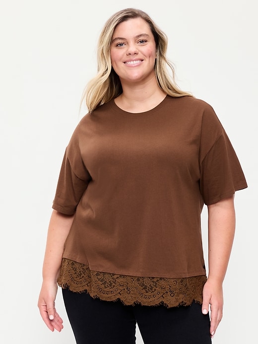 Image number 7 showing, Oversized Lace Hem T-Shirt