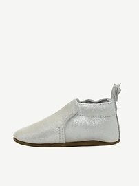 Image number 2 showing, Robeez Pretty Pearl Soft Soles