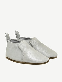 Image number 1 showing, Robeez Pretty Pearl Soft Soles