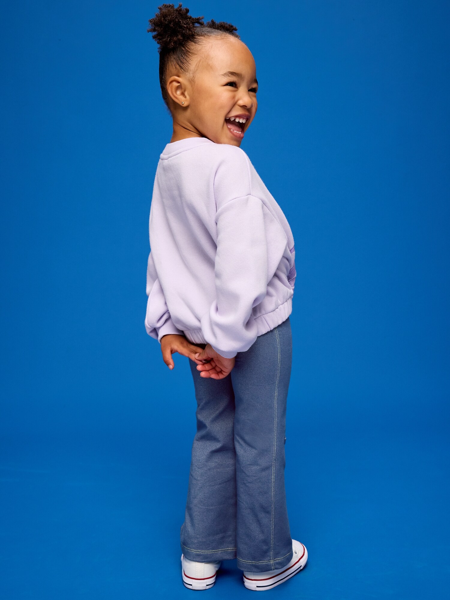 Комплекты Old Navy x Pixar Toy Story Sweatshirt and Flare Leggings Set для девочек-малышей, цвет: Орхидея — фото 2