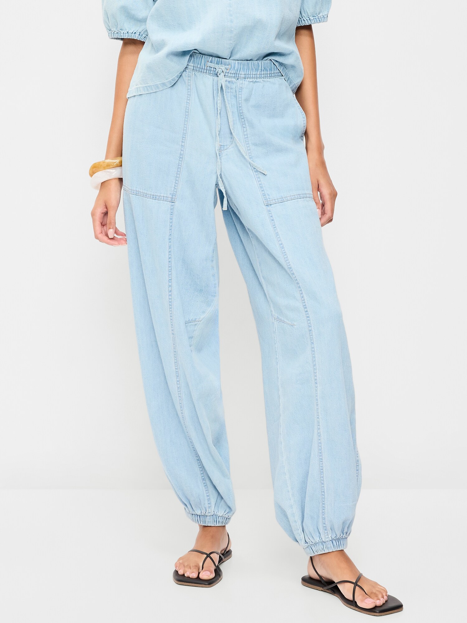 Женские брюки Old Navy Mid-Rise Pull-On Utility Harem Denim Pants, цвет: Синий потёртый — фото 2