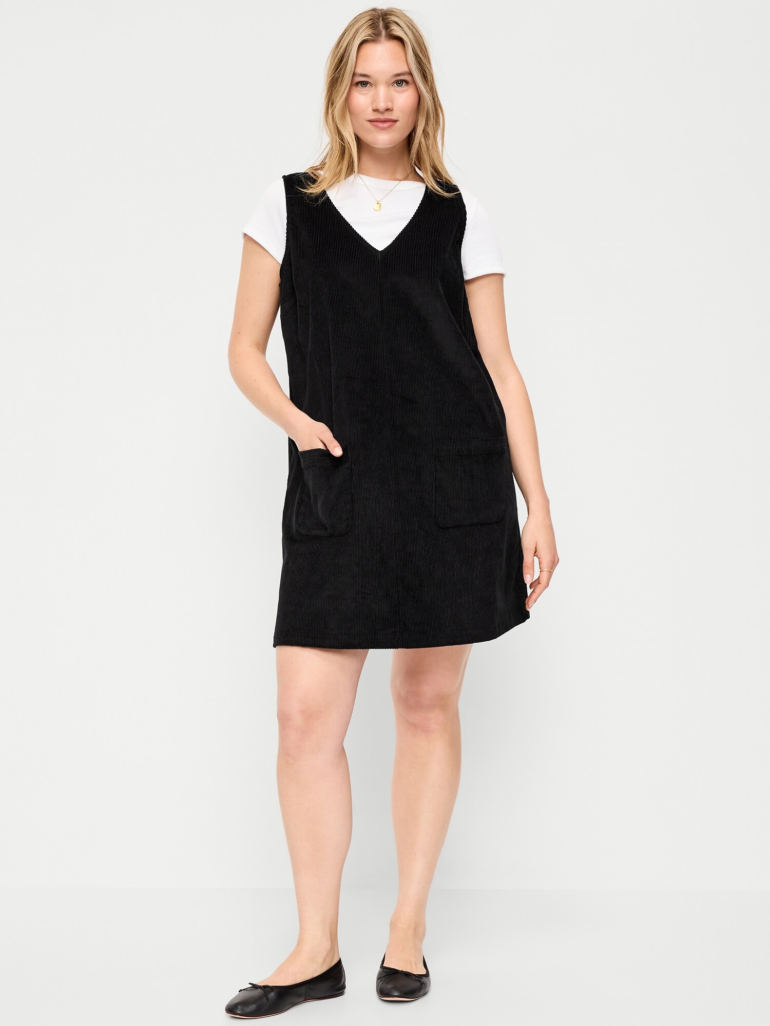 Женское платье Old Navy Sleeveless Pinafore Mini, цвет: Чёрный — фото 6