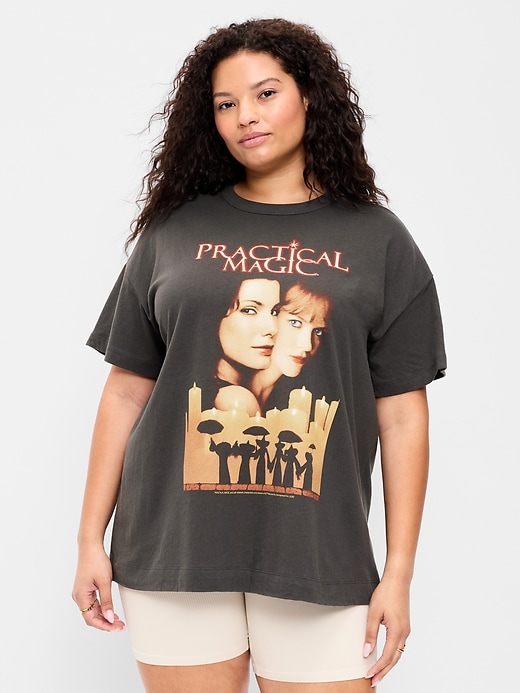 Image number 8 showing, Oversized Graphic T-Shirt