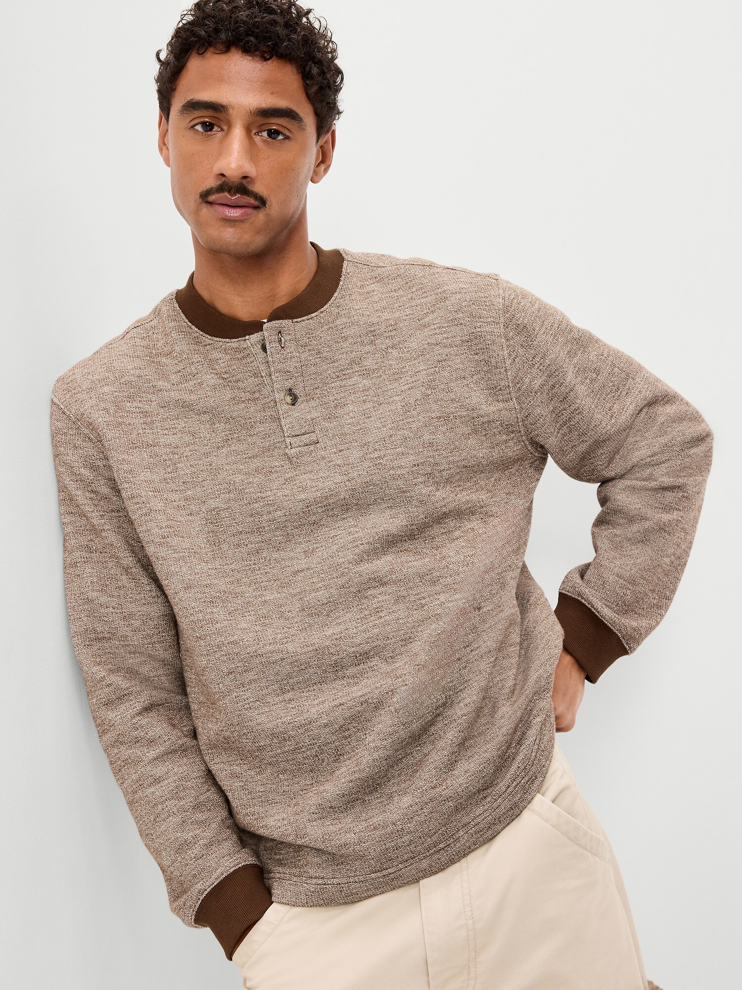Мужская футболка Old Navy Workwear Fleece Henley, цвет: Тёмный орех — фото 3