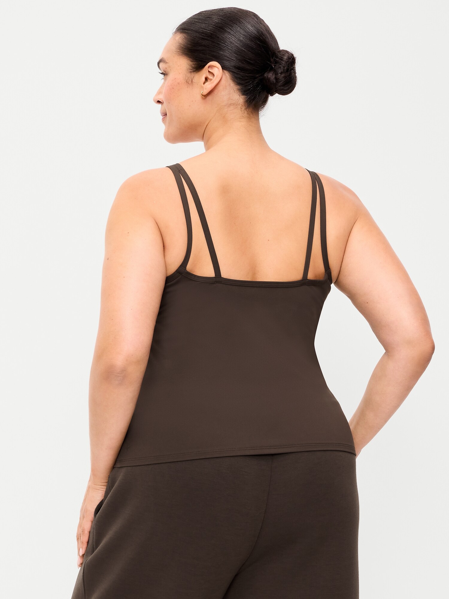 Женский спортивный топ Old Navy StudioSmooth с тонкими бретелями, лёгкая поддержка, цвет: Чёрный кофейный — фото 6