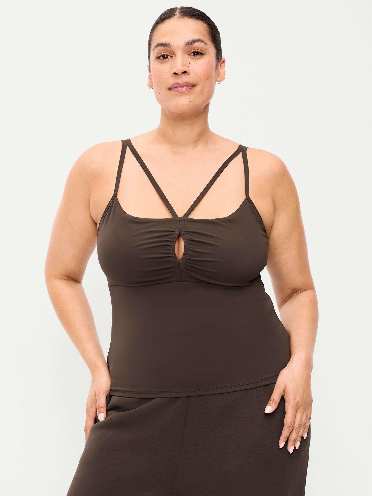 Женский спортивный топ Old Navy StudioSmooth с тонкими бретелями, лёгкая поддержка, цвет: Чёрный кофейный — фото 5