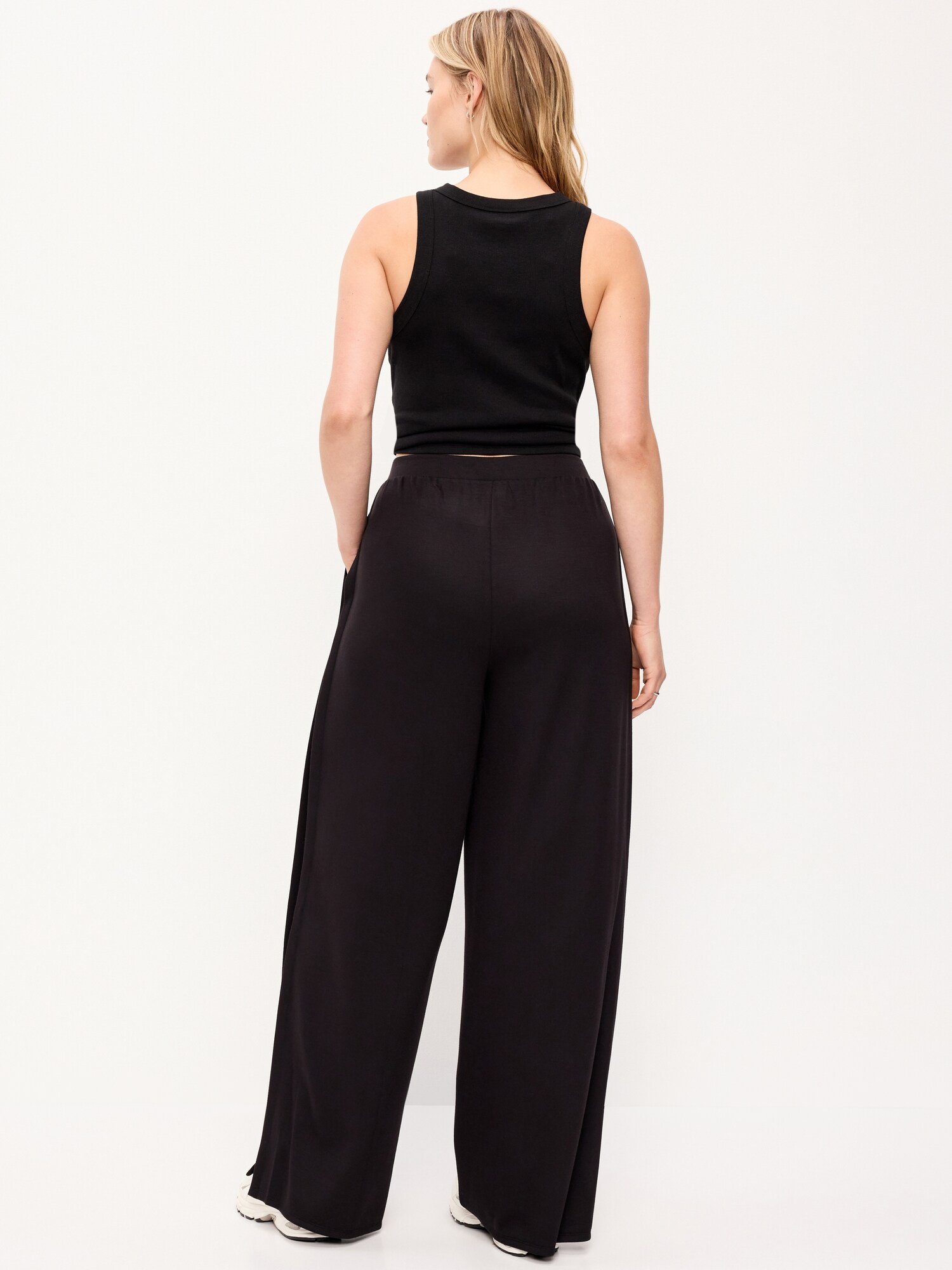 Женские брюки Old Navy High-Waisted Bounce Lite Drapey Wide-Leg Pleated, цвет: Чёрный — фото 5